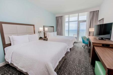 Hampton Inn & Suites Beach-Beachfront - 49