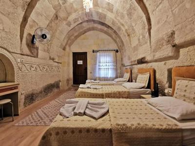Falcon Cave Suites - 45