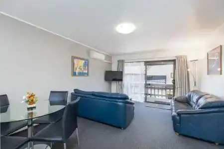 Kings Gate - 40