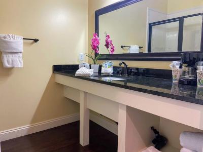 30-A Inn & Suites - 154