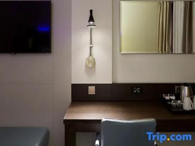 Holiday Inn Express Berlin City Centre West - 53