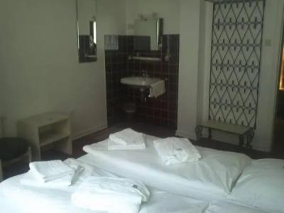 Barcelona Bed & Breakfast - 35