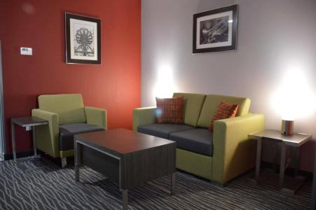 Best Western Plus Airport Inn & Suites - 15