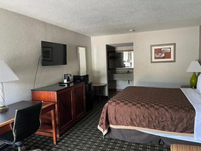 American Inn - 32