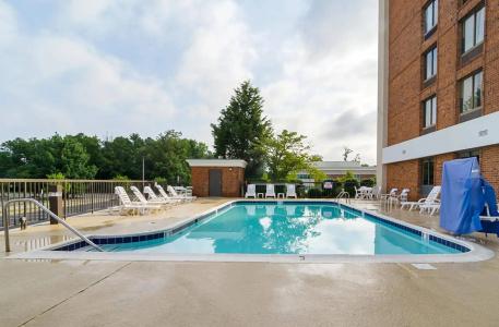 Quality Inn West End - 15