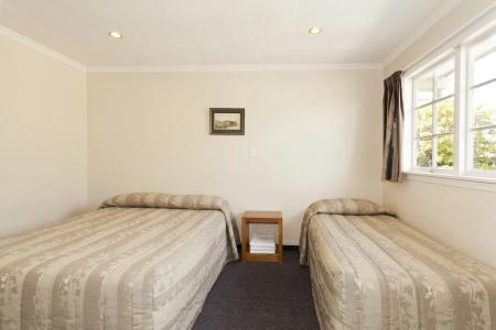 Colonial Inn - 64