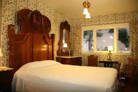Martine Inn - 3
