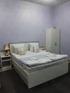 Lind Hostel and Guest House - 7