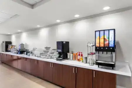 Comfort Suites Austin Airport - 30