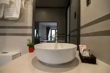 Bin Bin 7 - Near Ton Duc Thang University - 32