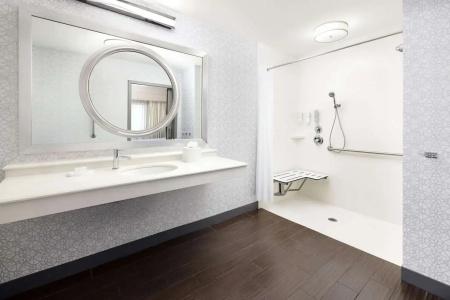 Hampton Inn & Suites -, CA - 54