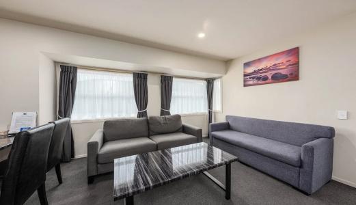 315 Riccarton - 107