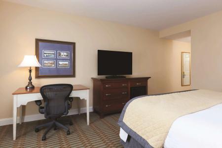Virginia Crossings, Tapestry Collection by Hilton - 2