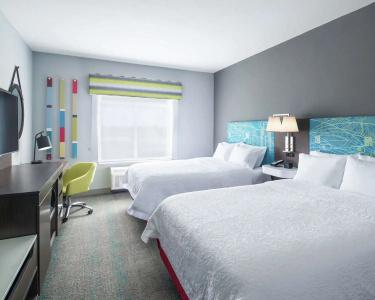 Hampton Inn & Suites - 41