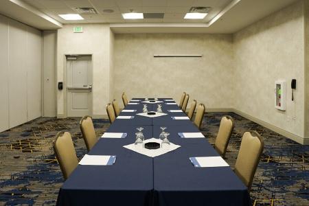 Holiday Inn Express & Suites - Aurora Medical Campus, An Ihg - 5