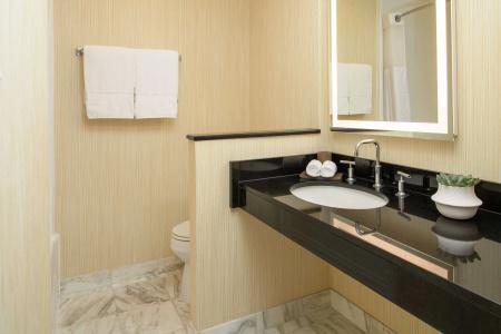 The Beverly Hilton - 10