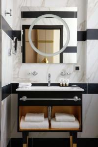 Niepce Paris, Curio Collection By Hilton - 8