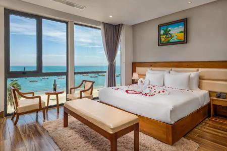 Alisia Beach - 16