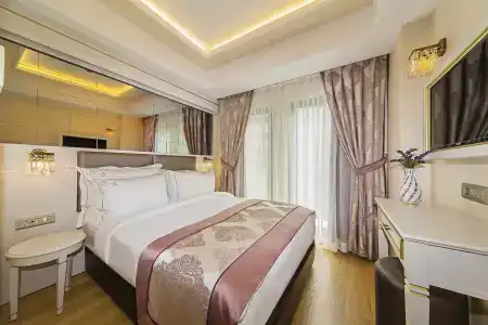 Grand Naki - 4