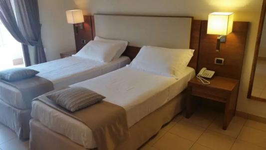 Suites & Residence - 40