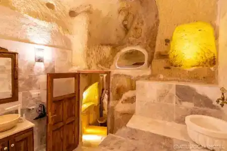 Atilla's Cave - 402