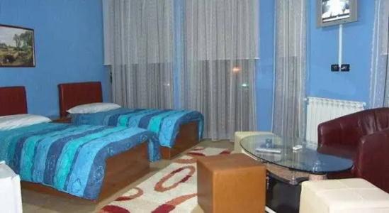 Lux Vlore - 25