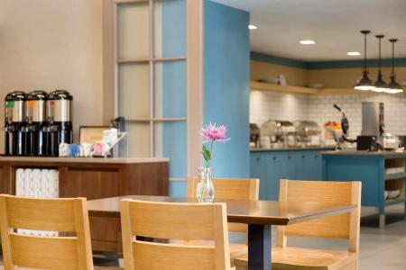 Country Inn & Suites by Radisson, Seattle-Tacoma International Airport, WA - 8