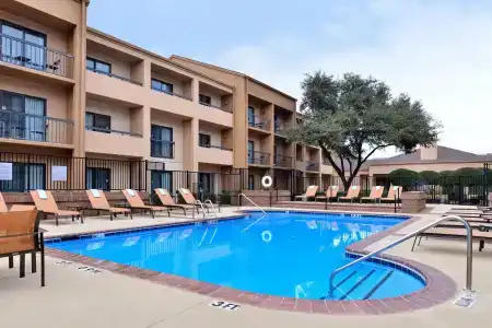 Courtyard by Marriott Dallas Northwest - 15