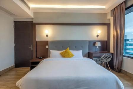 Weston Suites - 77