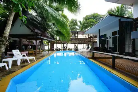 Apple Beachfront Resort - 11