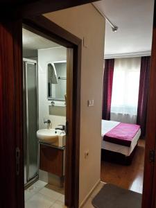 Demirci Otel - 25