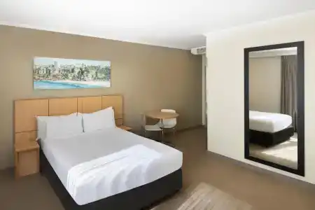 Travelodge Martin Place - 46