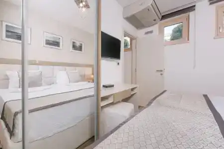 Villa Royal - 111