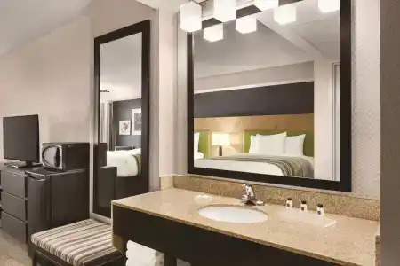 Country Inn & Suites by Radisson, South, TN - 22