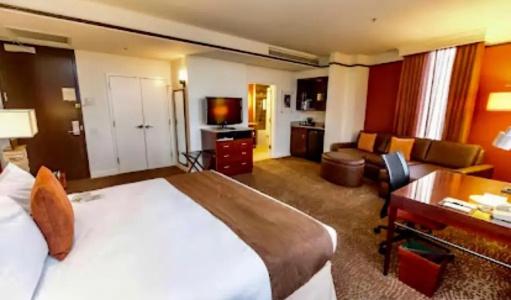 The Emily Morgan - a Doubletree By Hilton - 75