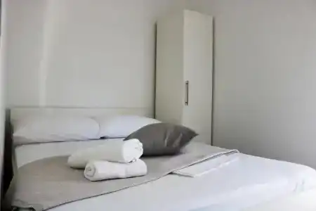 Corner - 100