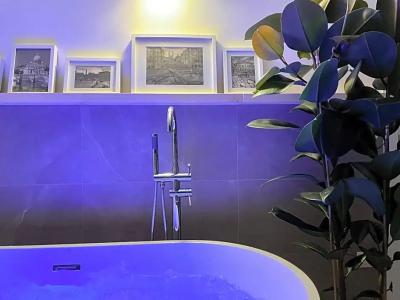 Le Coq Suites - 24
