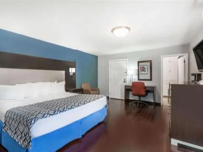 Days Inn by Wyndham Austin/University/Downtown - 31