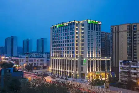 Holiday Inn Express Chengdu Huanhuaxi, An Ihg - 16