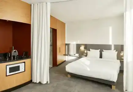 Novotel Suites Paris Nord 18ème - 1