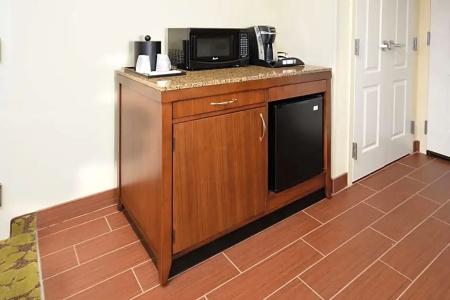 Hilton Garden Inn Airport - 94
