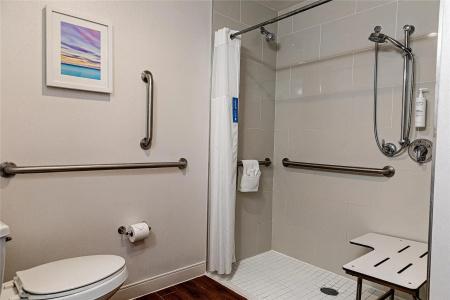 Hampton Inn Charleston-Daniel Island - 36