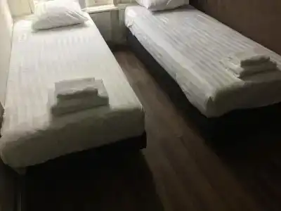 Amsterdam Inn - 3