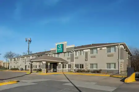 Quality Inn & Suites Airport - 17