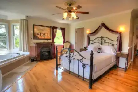 Blue Mountain Mist Country Inn - 112