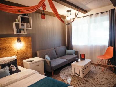 Loge - 4