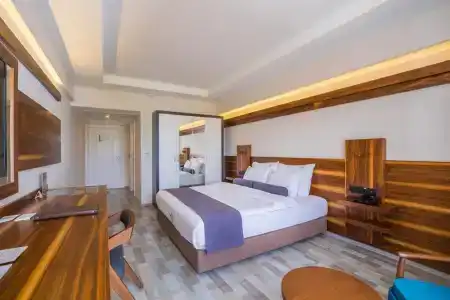 Karpalas City & Spa - 71