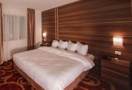 Park Plaza - 3