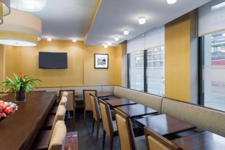 Hampton Inn Seaport Financial District - 16