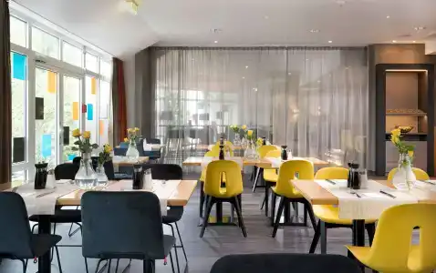 Ramada by Wyndham Hannover - 19